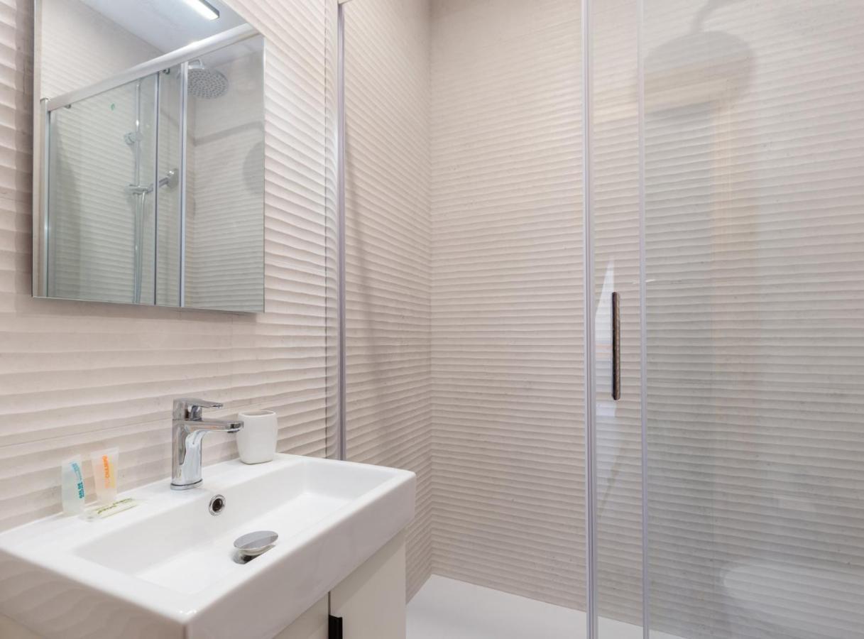 Spacious Doubleroom Apartment At Sants Barcelona Eksteriør billede
