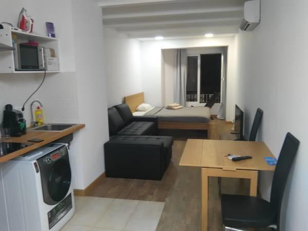 Spacious Doubleroom Apartment At Sants Barcelona Eksteriør billede